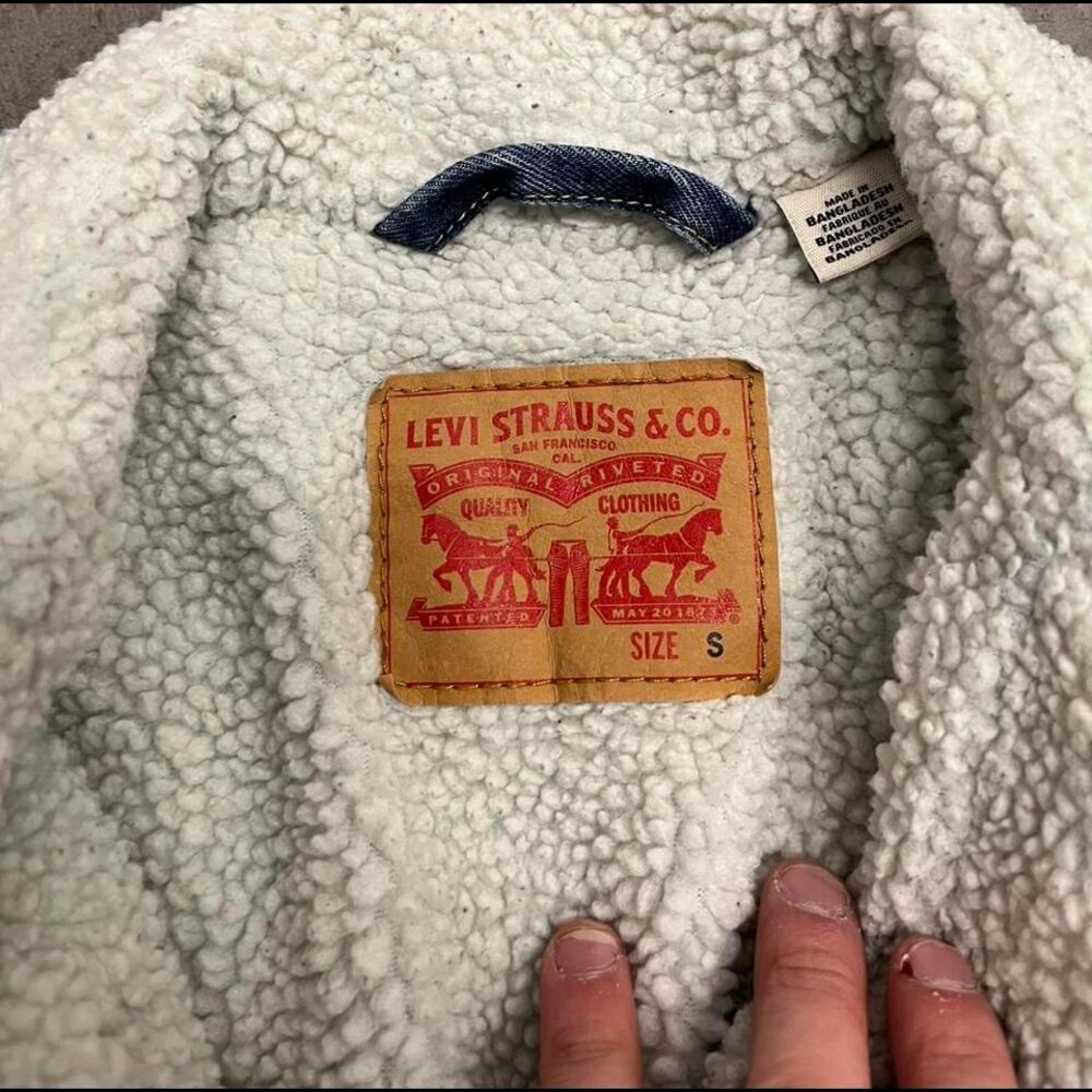Levi's Sherpa Lined Denim Jacket - image 2